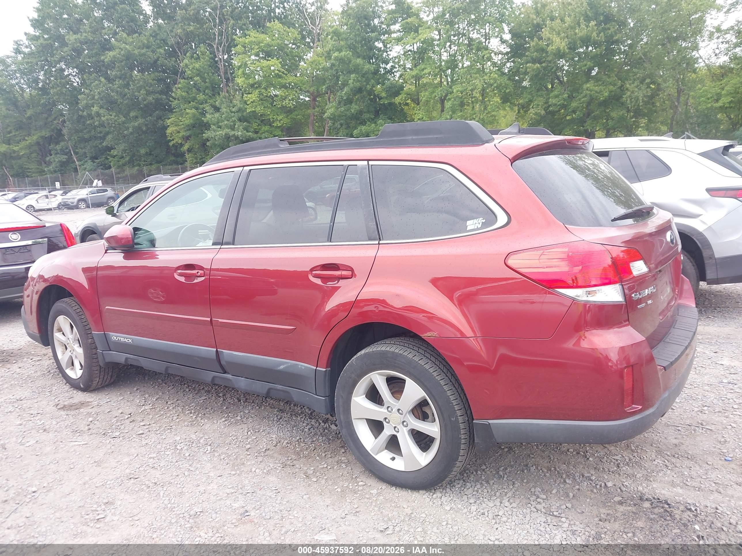 2014 Subaru Outback 2.5i Limited Red vin: 4S4BRBLC2E3202940