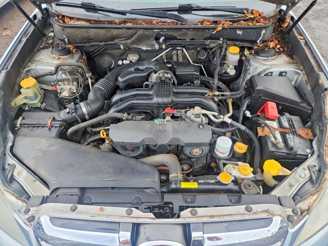 2014 Subaru Outback 2.5i Limited Серебряный vin: 4S4BRBLC2E3274172