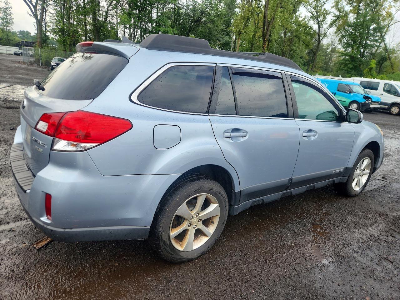 2014 Subaru Outback 2.5i Limited Серебряный vin: 4S4BRBLC2E3274172
