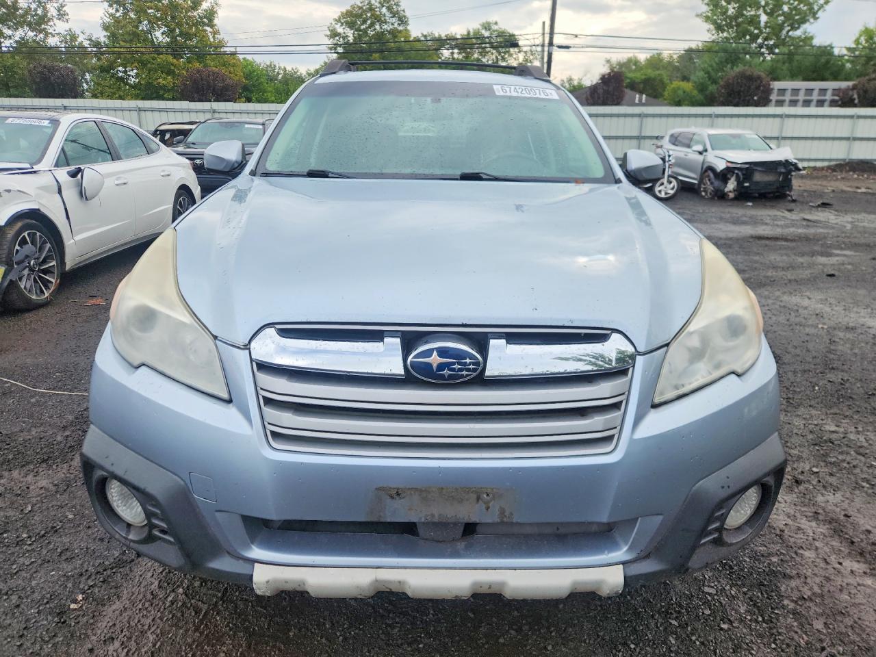2014 Subaru Outback 2.5i Limited Серебряный vin: 4S4BRBLC2E3274172