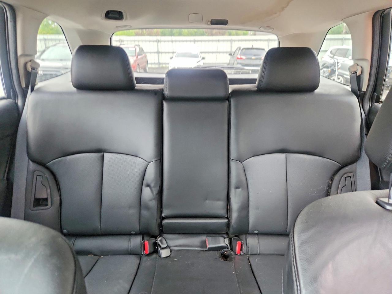 2014 Subaru Outback 2.5i Limited Серебряный vin: 4S4BRBLC2E3274172