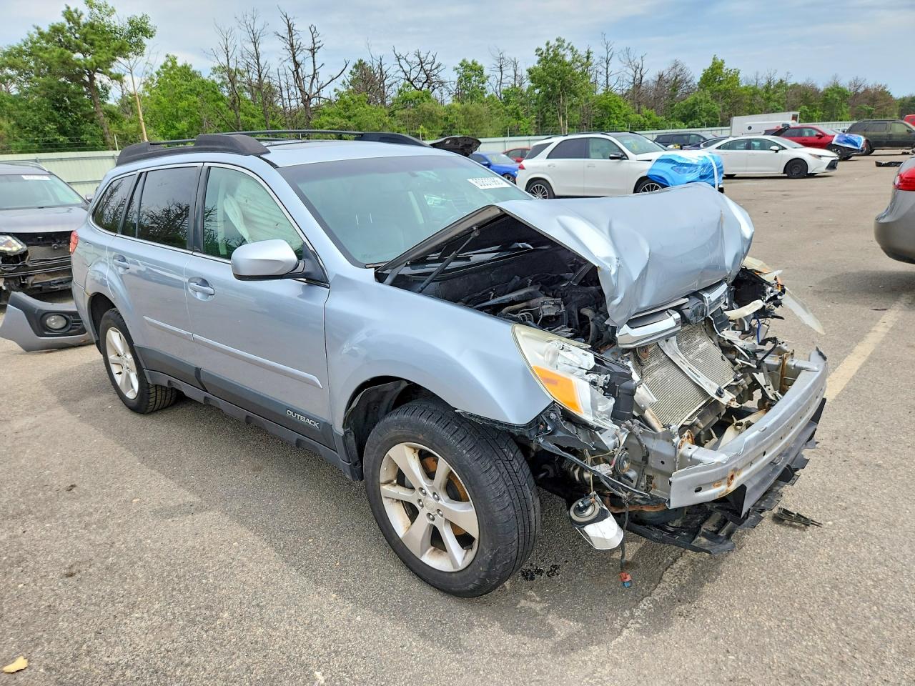2014 Subaru Outback 2.5i Limited Silver vin: 4S4BRBLC2E3282479