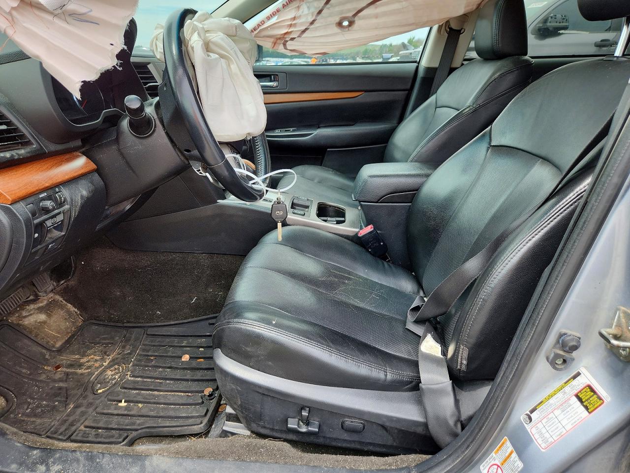 2014 Subaru Outback 2.5i Limited Silver vin: 4S4BRBLC2E3282479