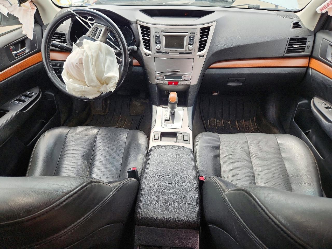 2014 Subaru Outback 2.5i Limited Silver vin: 4S4BRBLC2E3282479