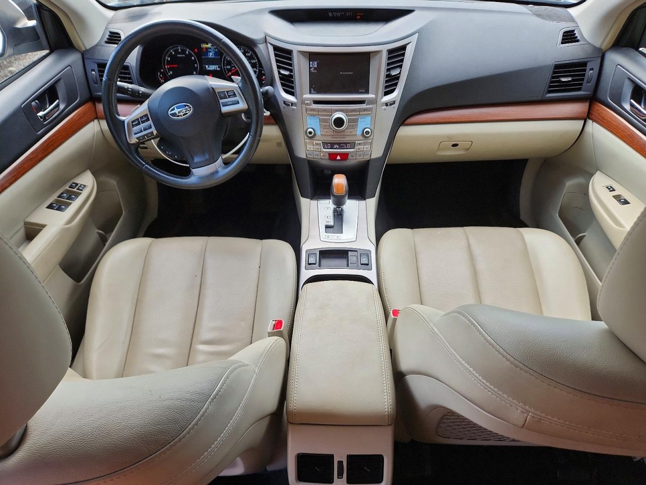 2013 Subaru Outback 2.5i Limited White vin: 4S4BRBLC3D3298771