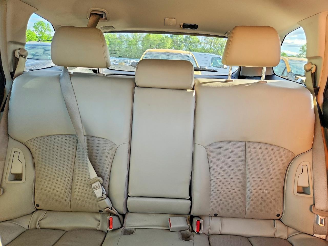 2014 Subaru Outback 2.5i Limited White vin: 4S4BRBLC3E3241407