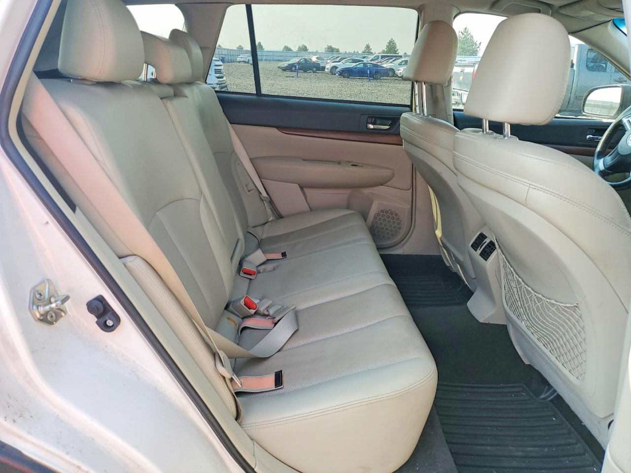 2014 Subaru Outback 2.5i Limited White vin: 4S4BRBLC3E3283429
