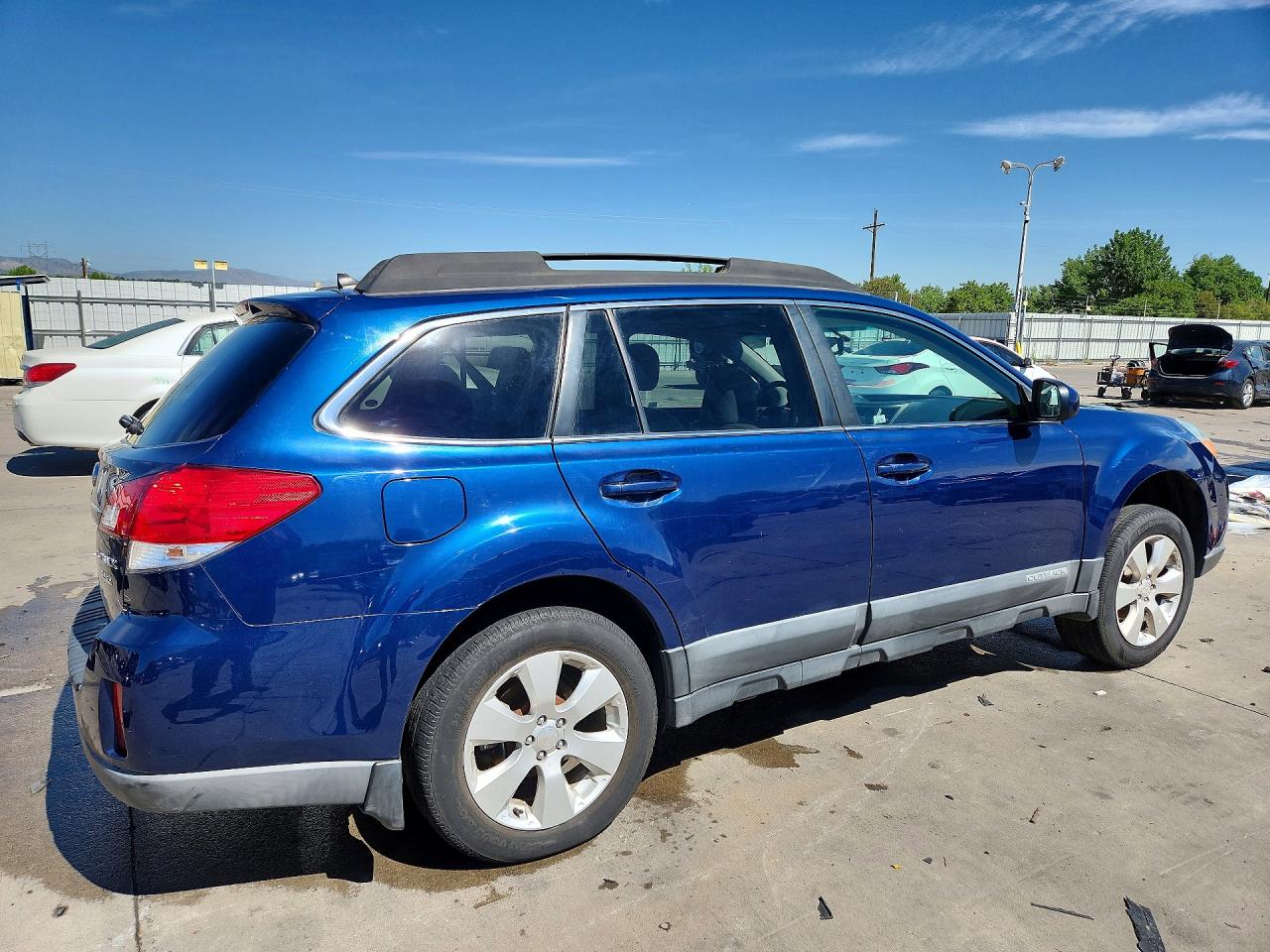 2011 Subaru Outback 2.5i Limited Blue vin: 4S4BRBLC4B3348607
