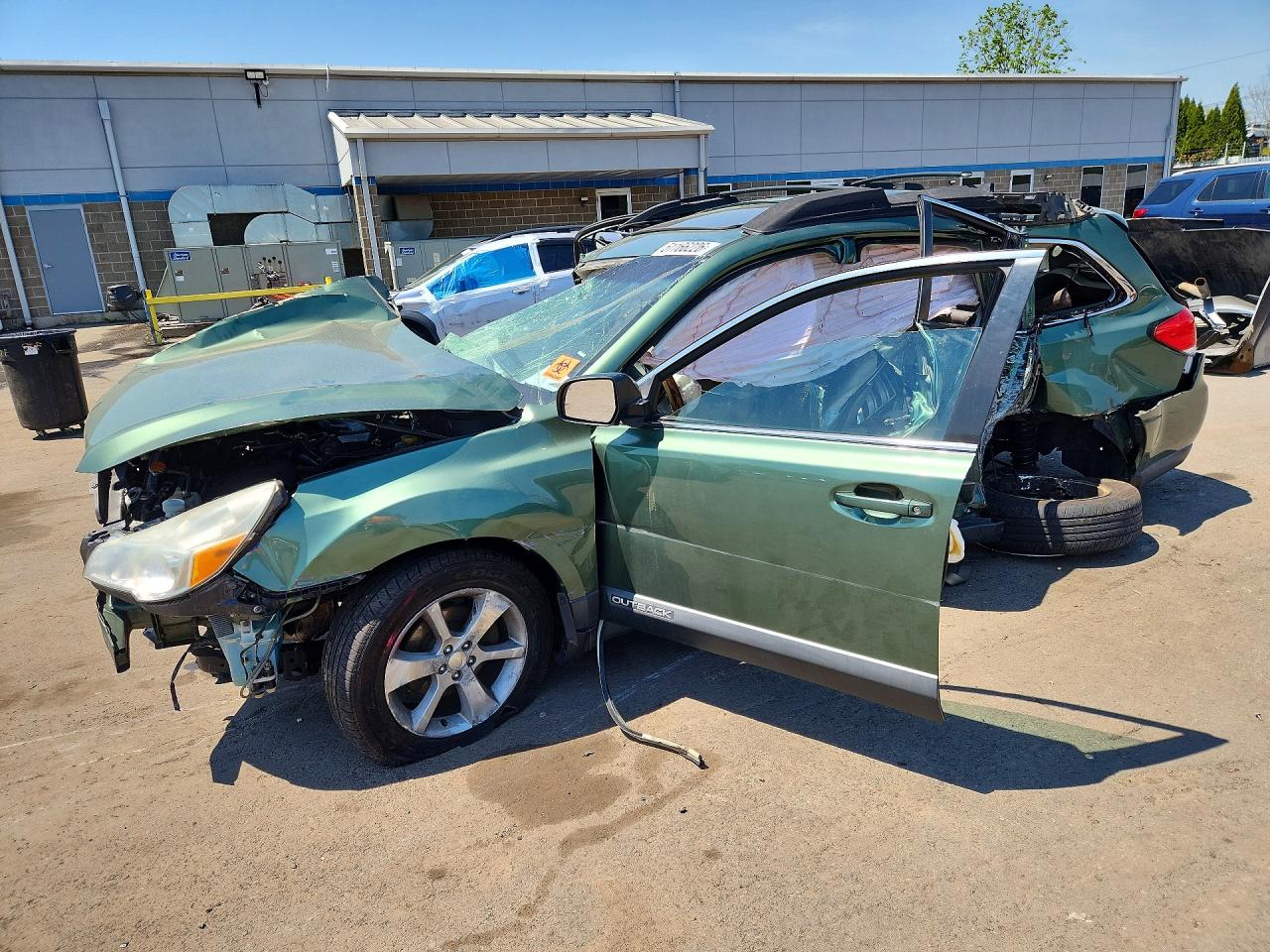 2013 Subaru Outback 2.5i Limited Green vin: 4S4BRBLC4D3275757