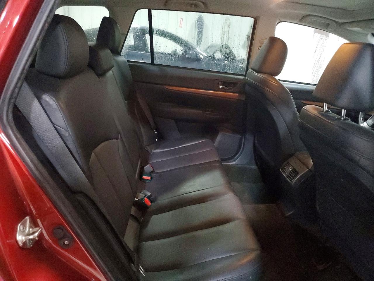 2014 Subaru Outback 2.5i Limited Red vin: 4S4BRBLC4E3204723
