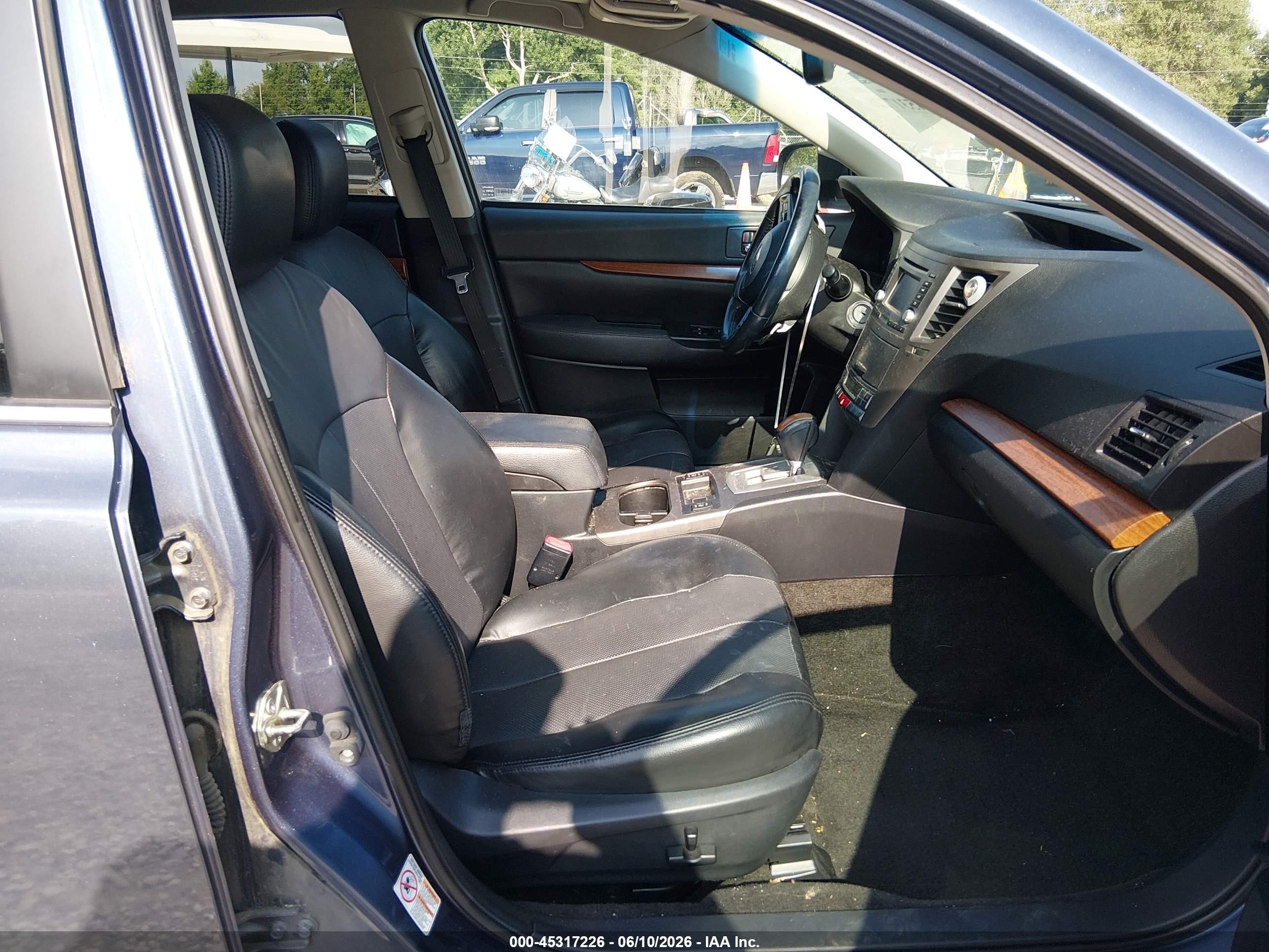 2014 Subaru Outback 2.5i Limited Blue vin: 4S4BRBLC4E3244008