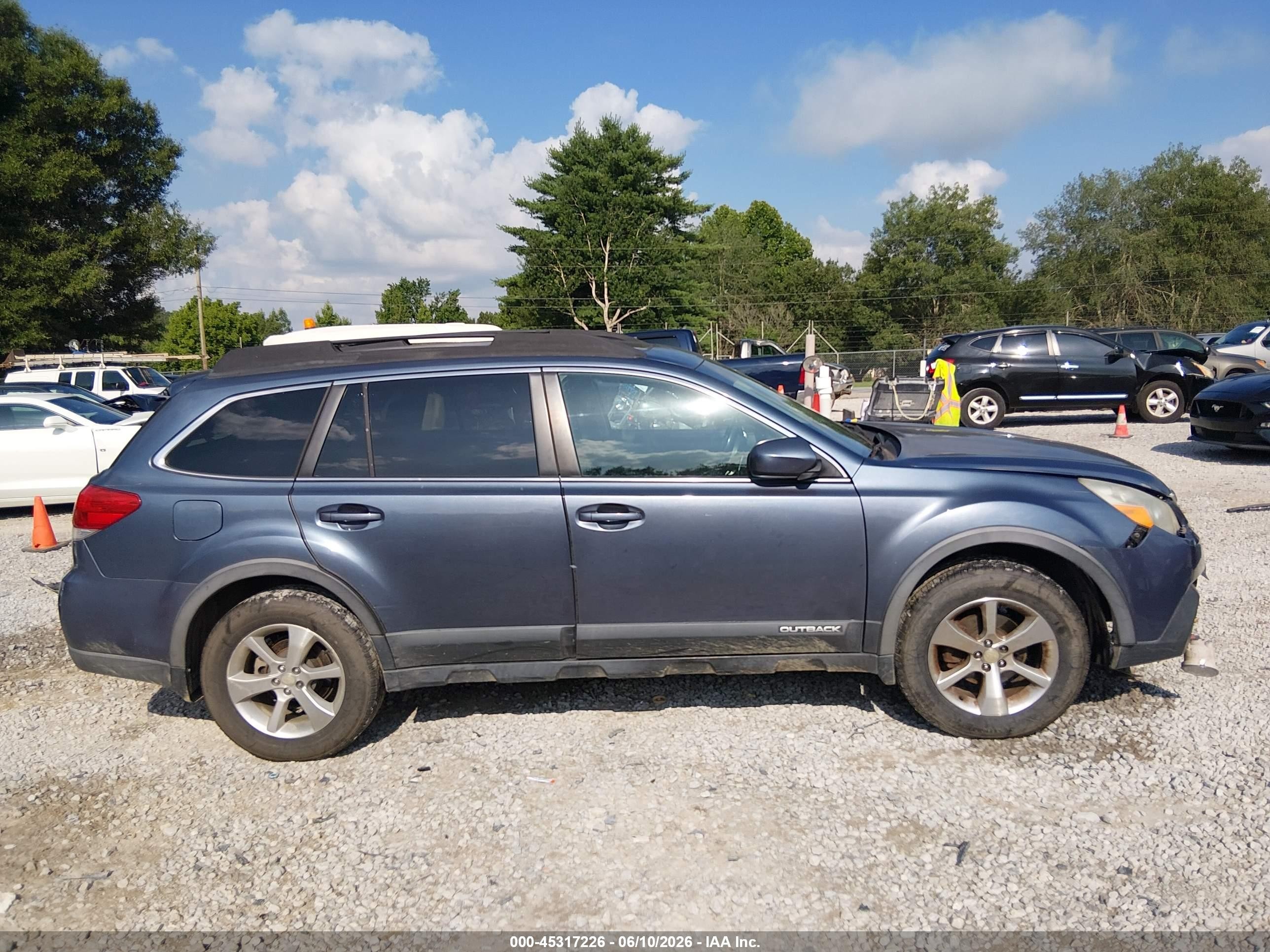 2014 Subaru Outback 2.5i Limited Blue vin: 4S4BRBLC4E3244008
