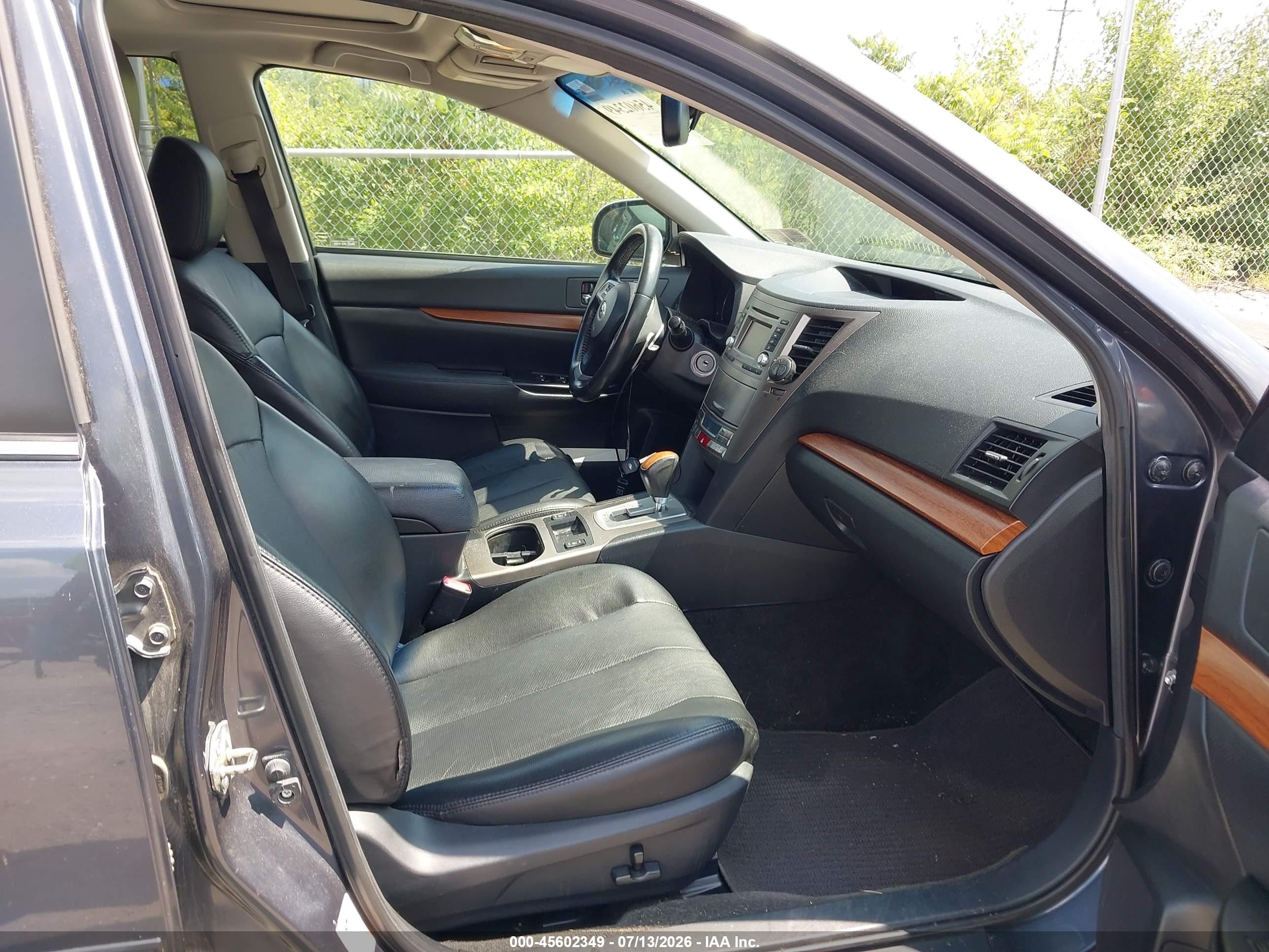 2014 Subaru Outback 2.5i Limited Gray vin: 4S4BRBLC4E3246292