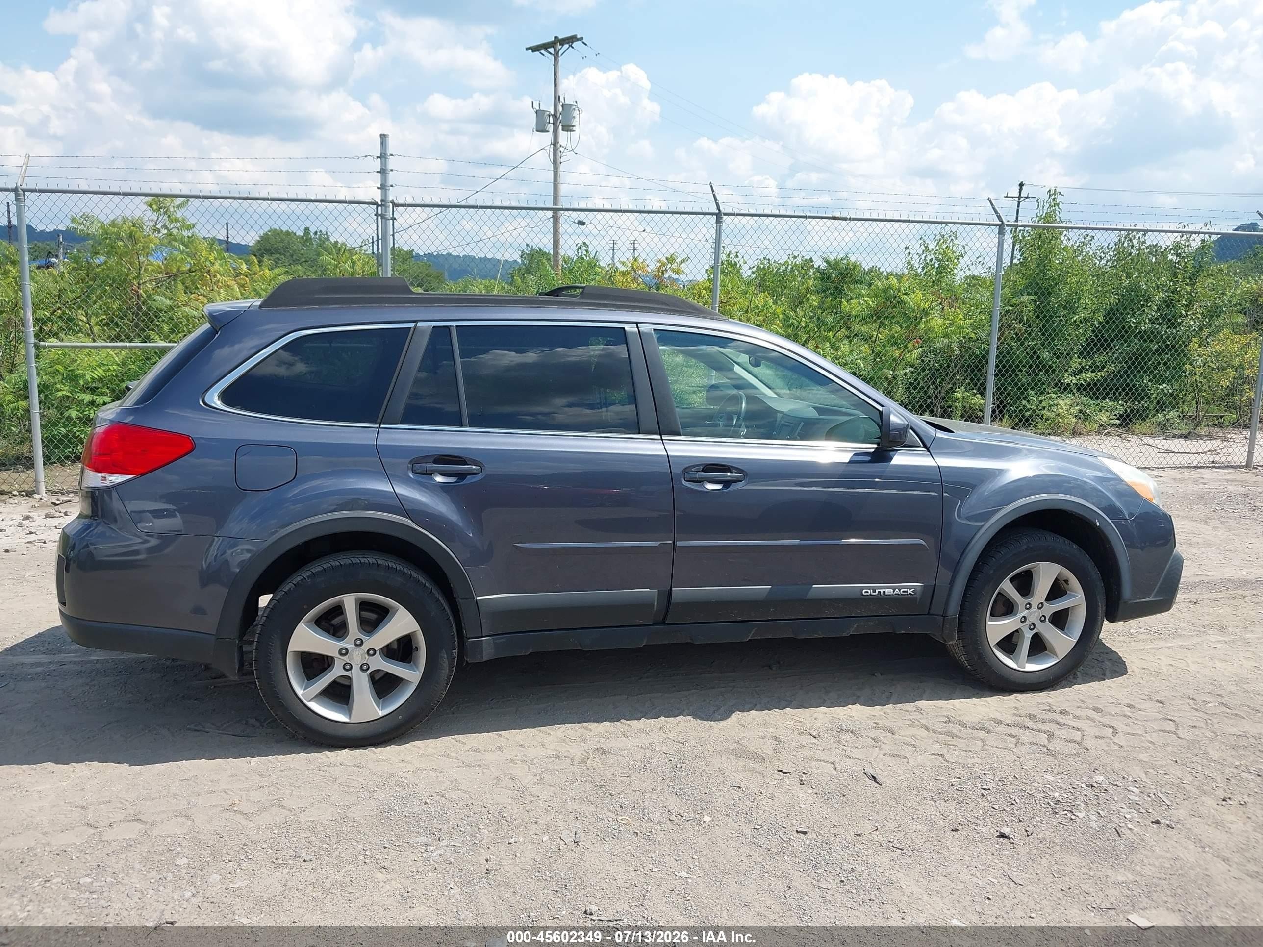 2014 Subaru Outback 2.5i Limited Gray vin: 4S4BRBLC4E3246292