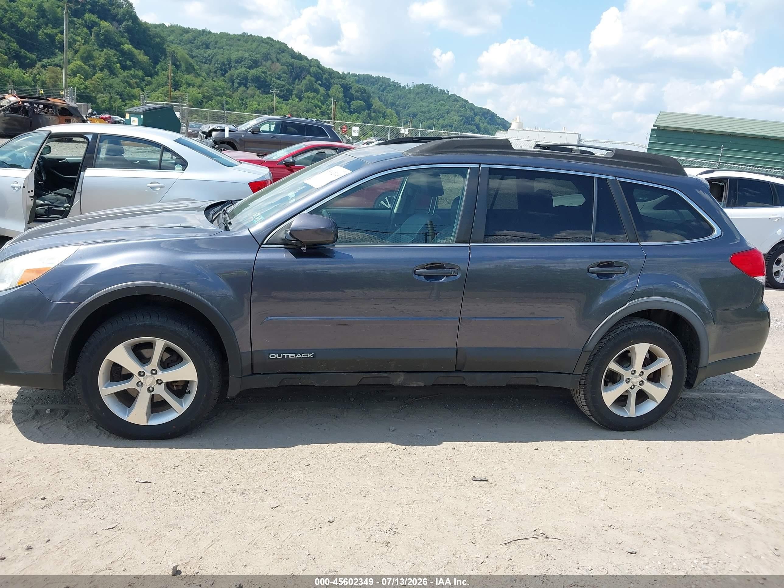 2014 Subaru Outback 2.5i Limited Gray vin: 4S4BRBLC4E3246292