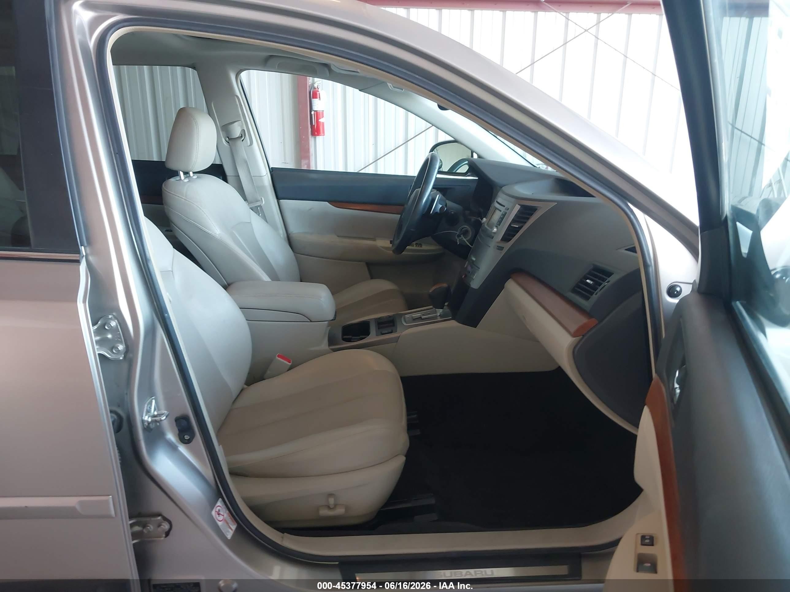 2014 Subaru Outback 2.5i Limited Champagne vin: 4S4BRBLC4E3322724