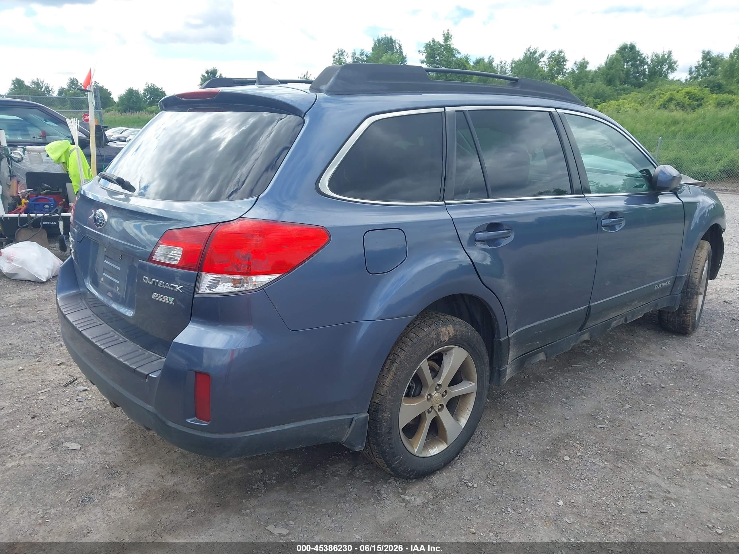 2014 Subaru Outback 2.5i Limited Синий vin: 4S4BRBLC4E3323369
