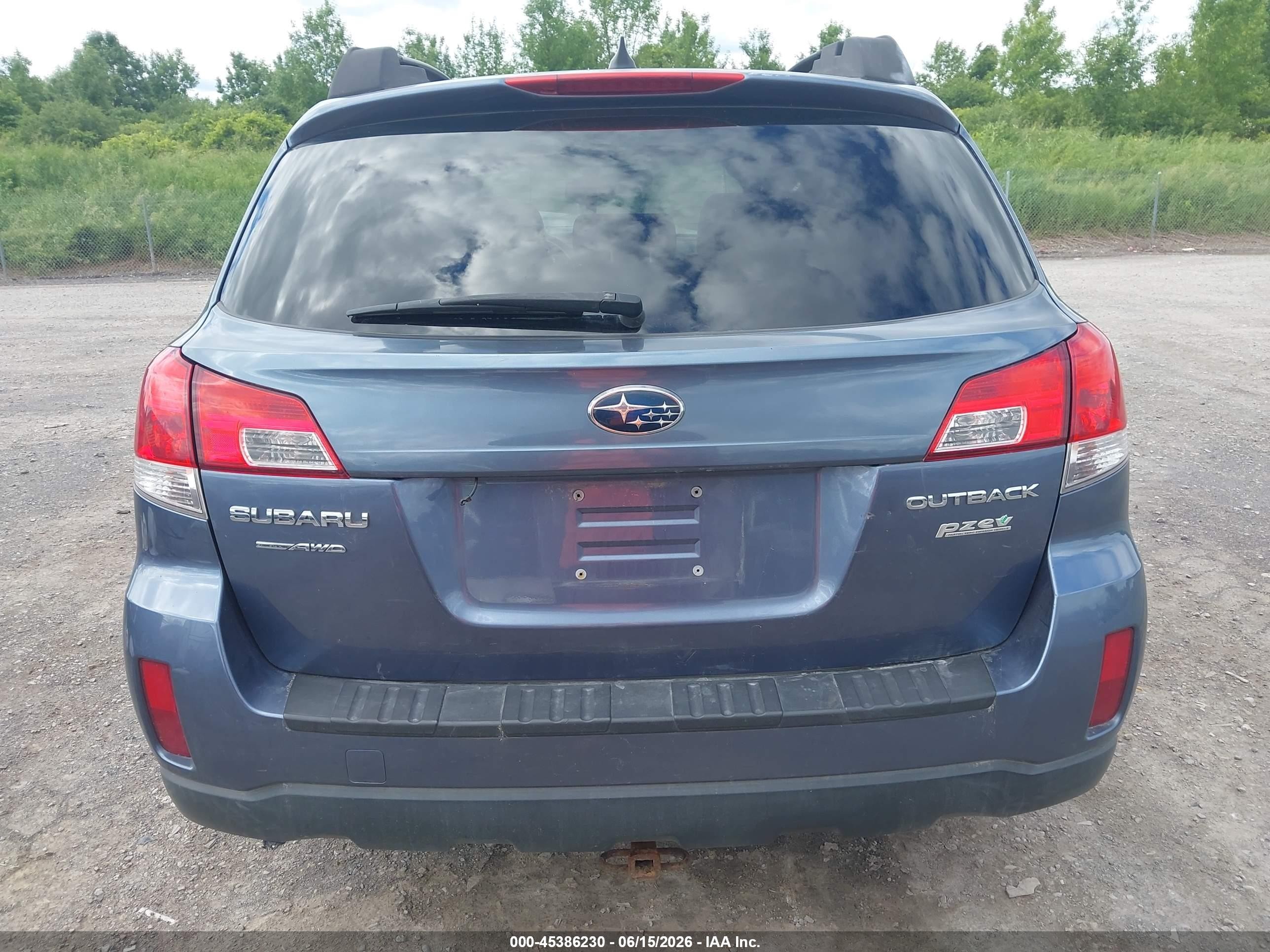 2014 Subaru Outback 2.5i Limited Синий vin: 4S4BRBLC4E3323369