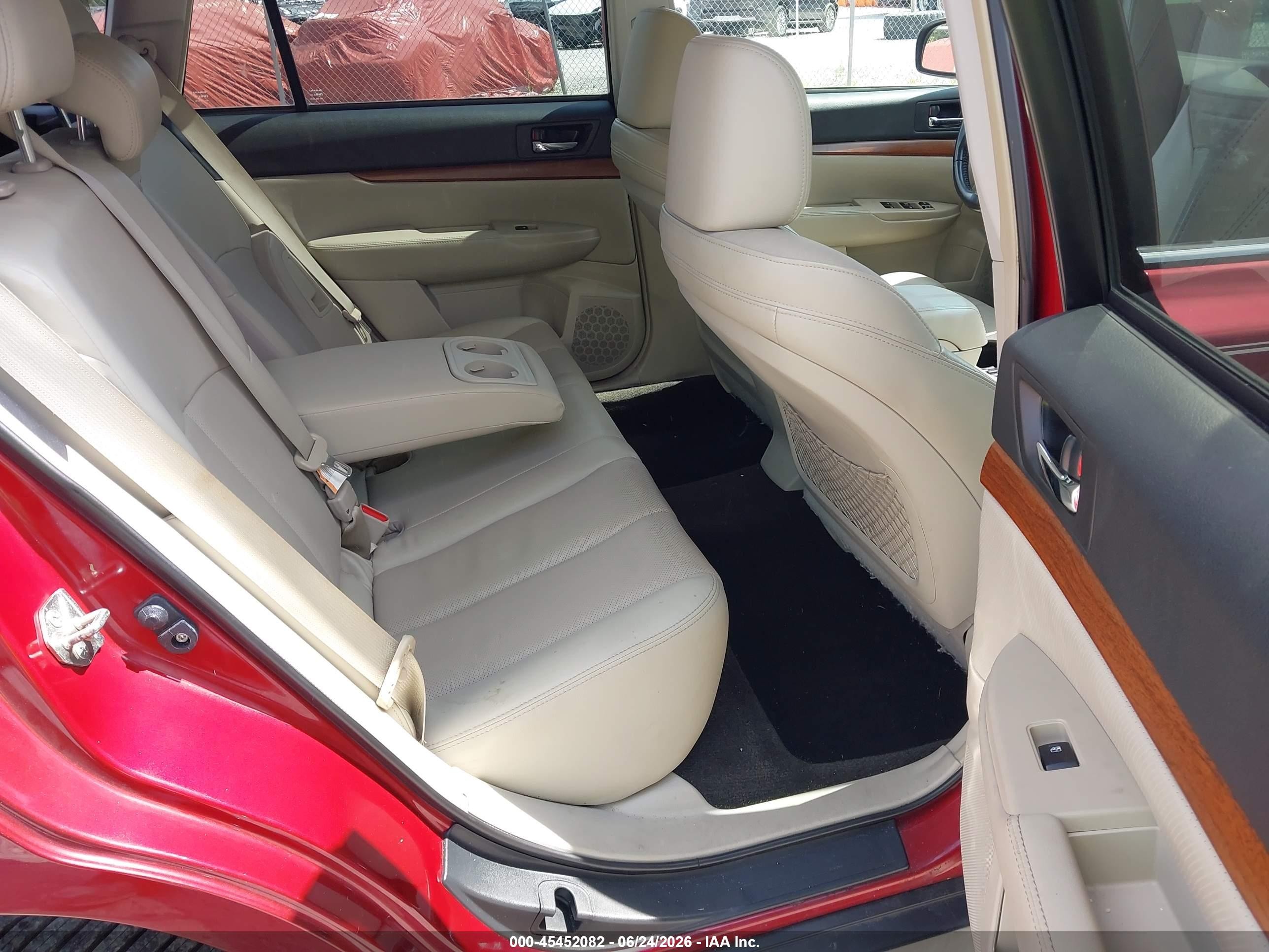 2014 Subaru Outback 2.5i Limited Red vin: 4S4BRBLC4E3325655