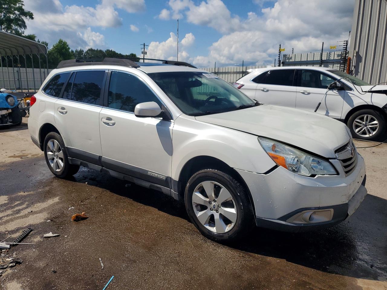2012 Subaru Outback 2.5i Limited White vin: 4S4BRBLC5C3275409