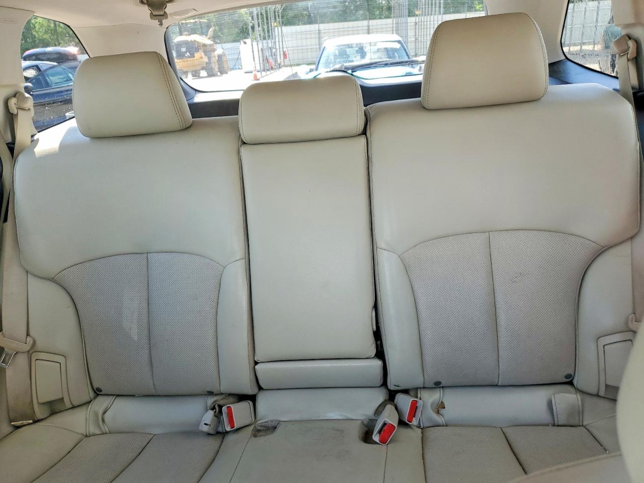 2012 Subaru Outback 2.5i Limited White vin: 4S4BRBLC5C3275409