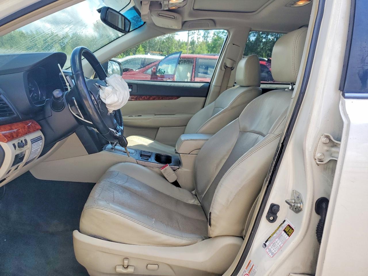 2012 Subaru Outback 2.5i Limited White vin: 4S4BRBLC5C3275409