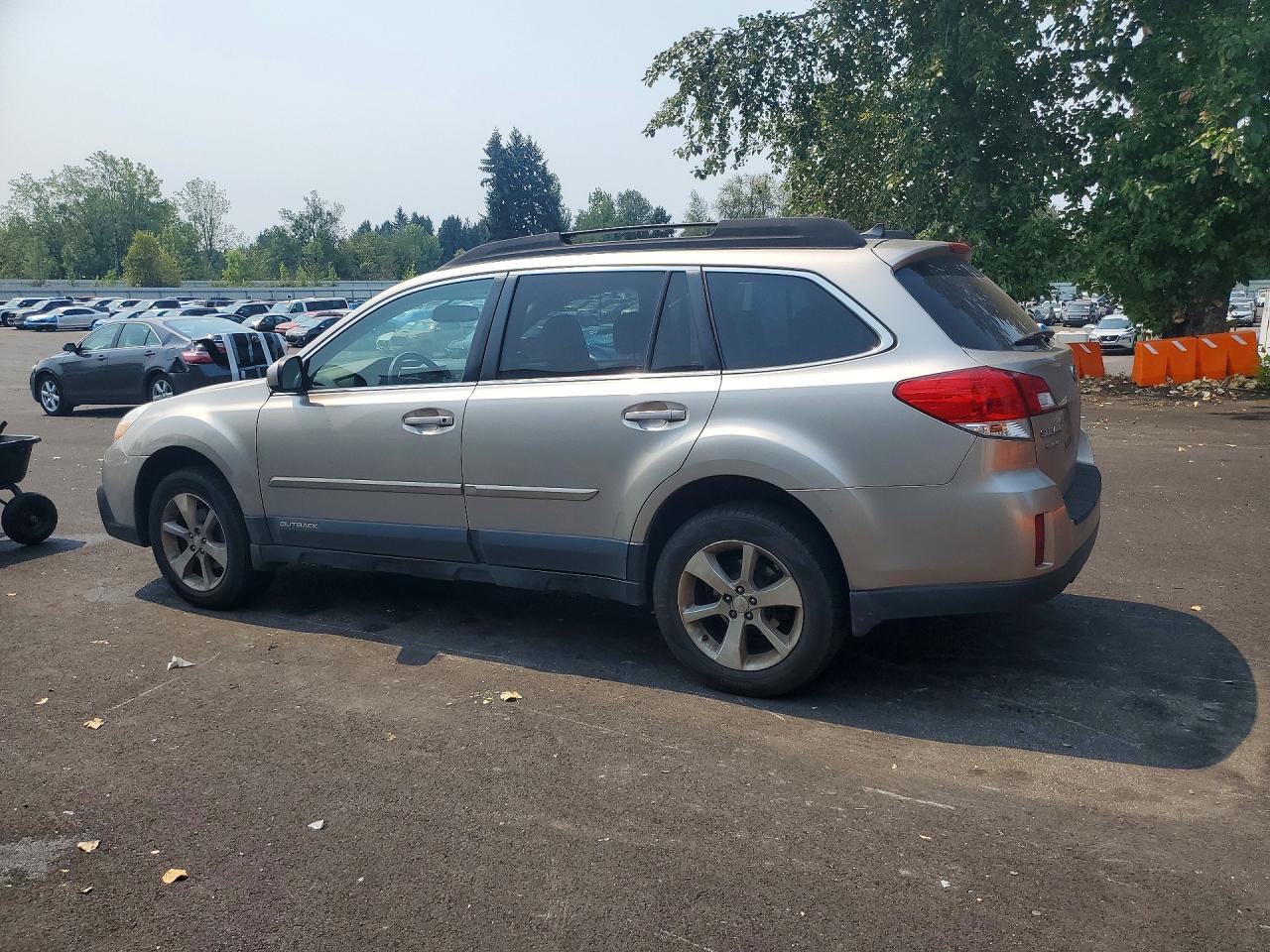 2014 Subaru Outback 2.5i Limited Beige vin: 4S4BRBLC5E3231798