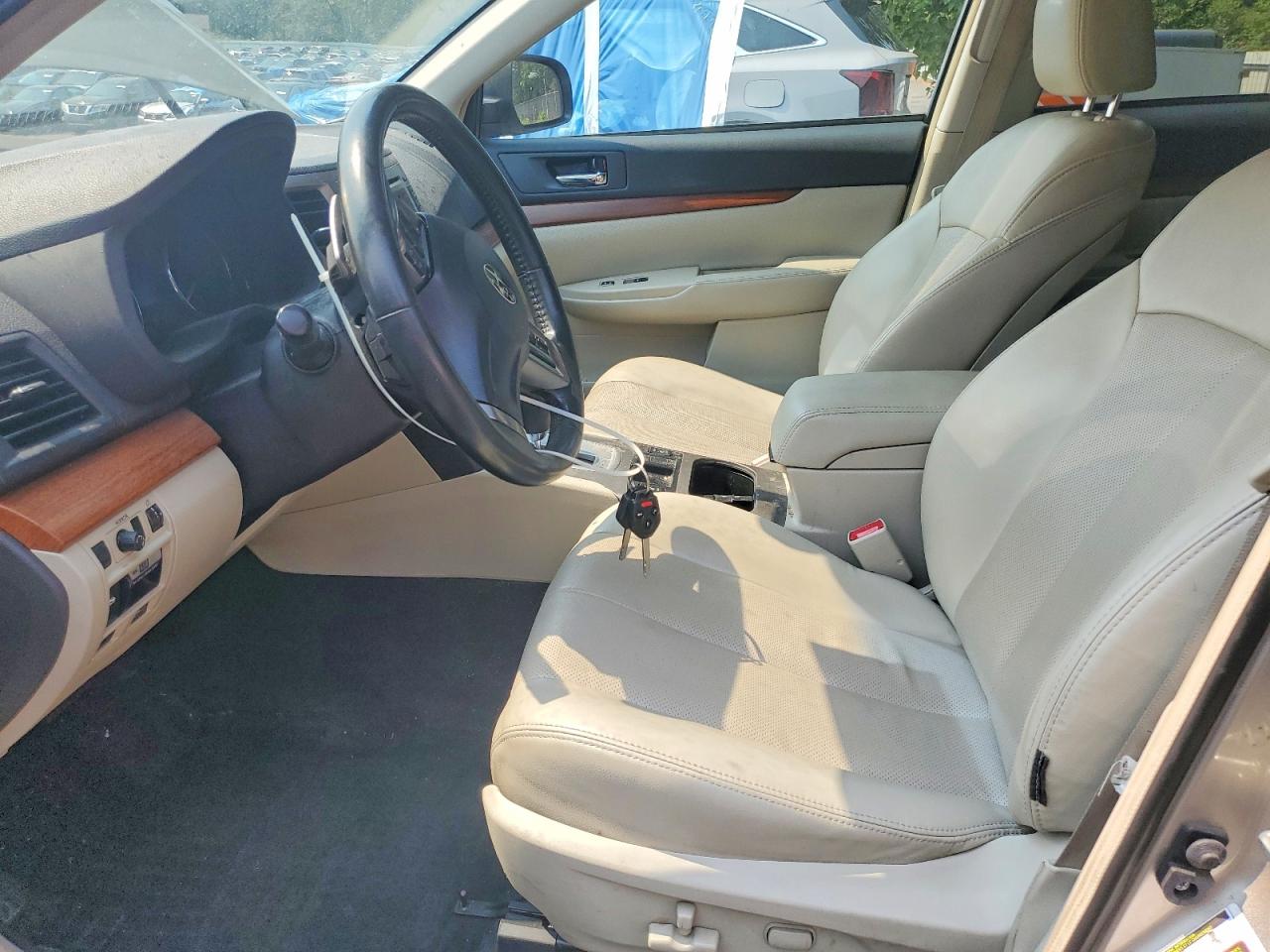 2014 Subaru Outback 2.5i Limited Beige vin: 4S4BRBLC5E3231798