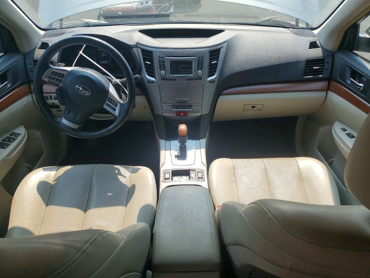 2014 Subaru Outback 2.5i Limited Beige vin: 4S4BRBLC5E3231798