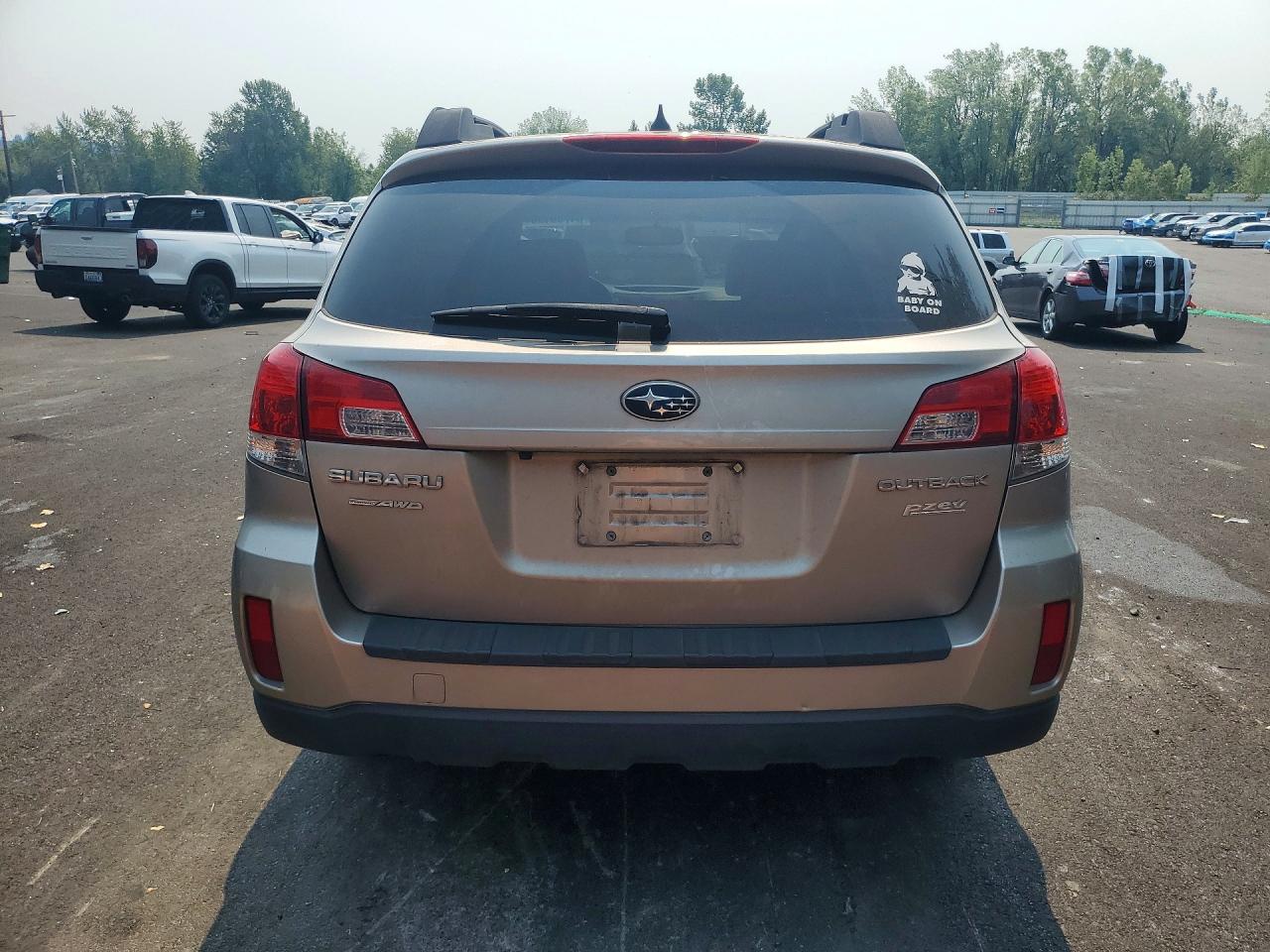 2014 Subaru Outback 2.5i Limited Beige vin: 4S4BRBLC5E3231798