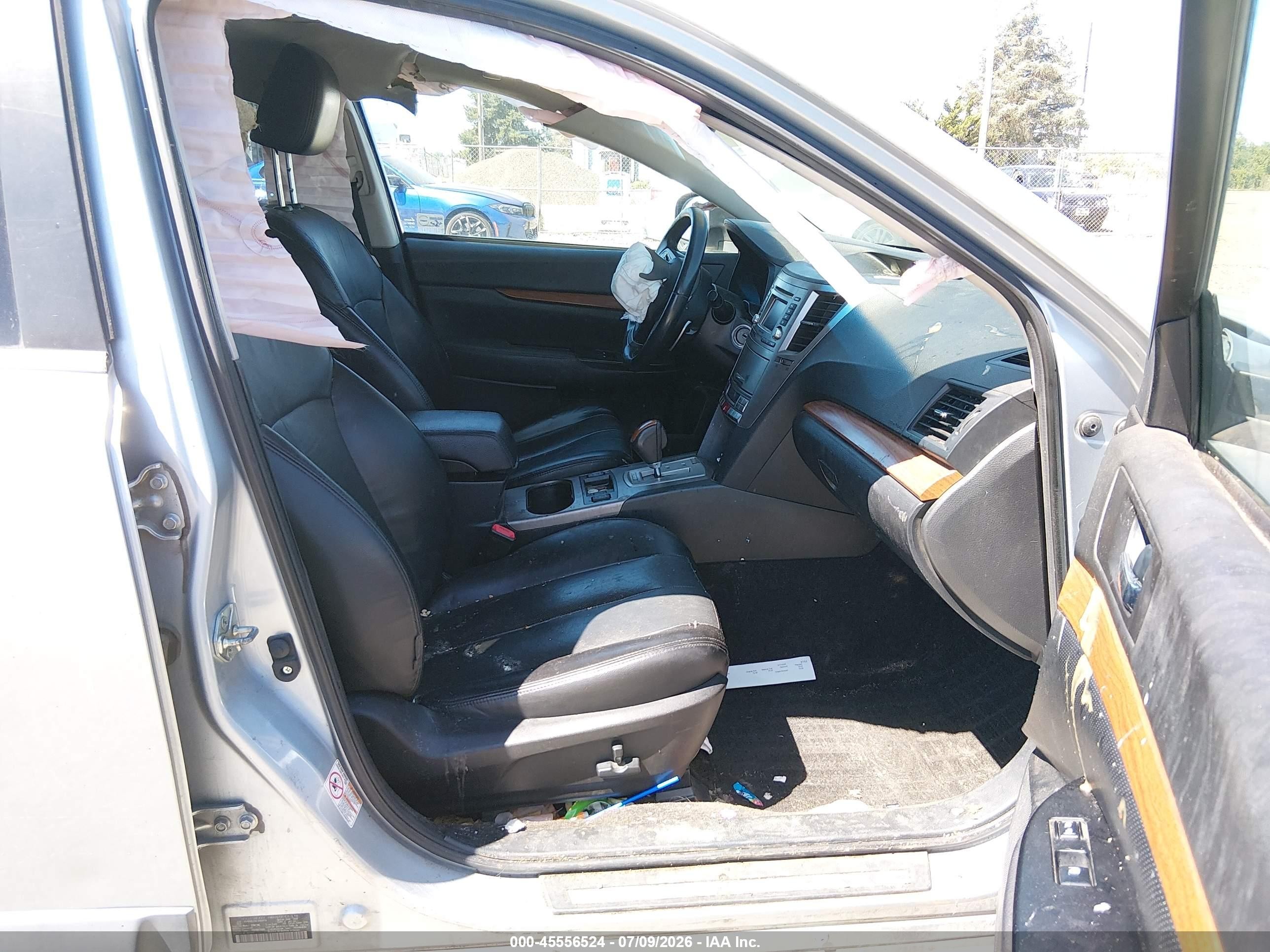 2014 Subaru Outback 2.5i Limited Silver vin: 4S4BRBLC5E3265014