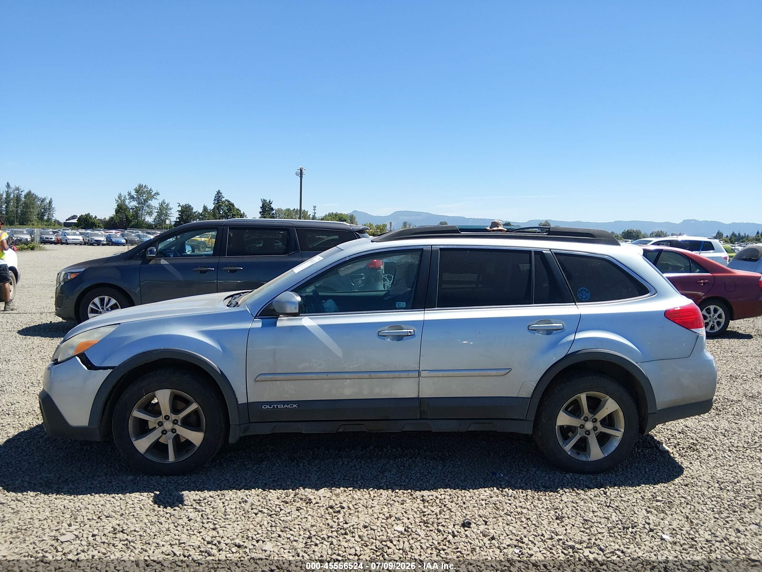 2014 Subaru Outback 2.5i Limited Silver vin: 4S4BRBLC5E3265014