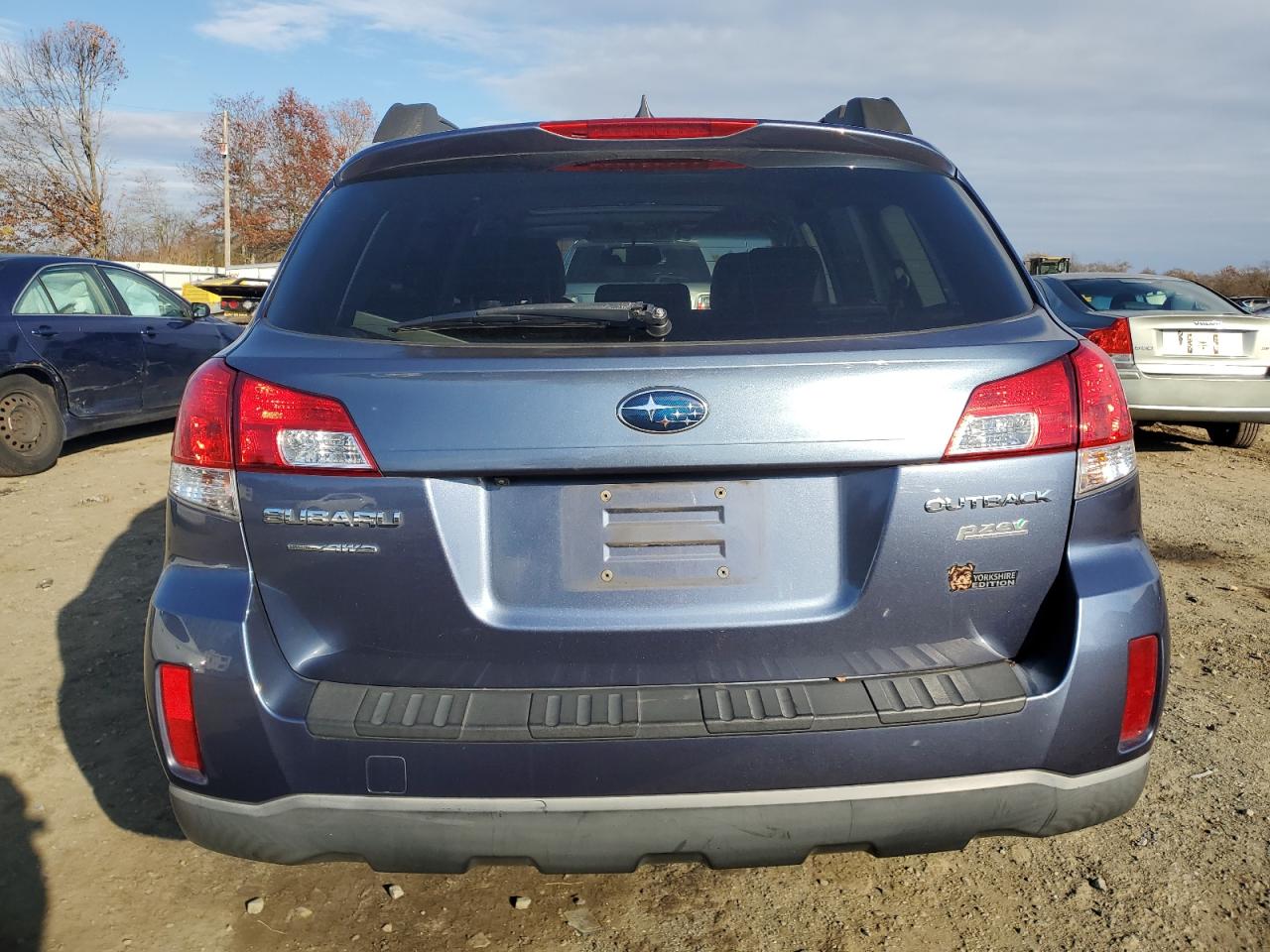 2014 Subaru Outback 2.5i Limited Blue vin: 4S4BRBLC5E3273453
