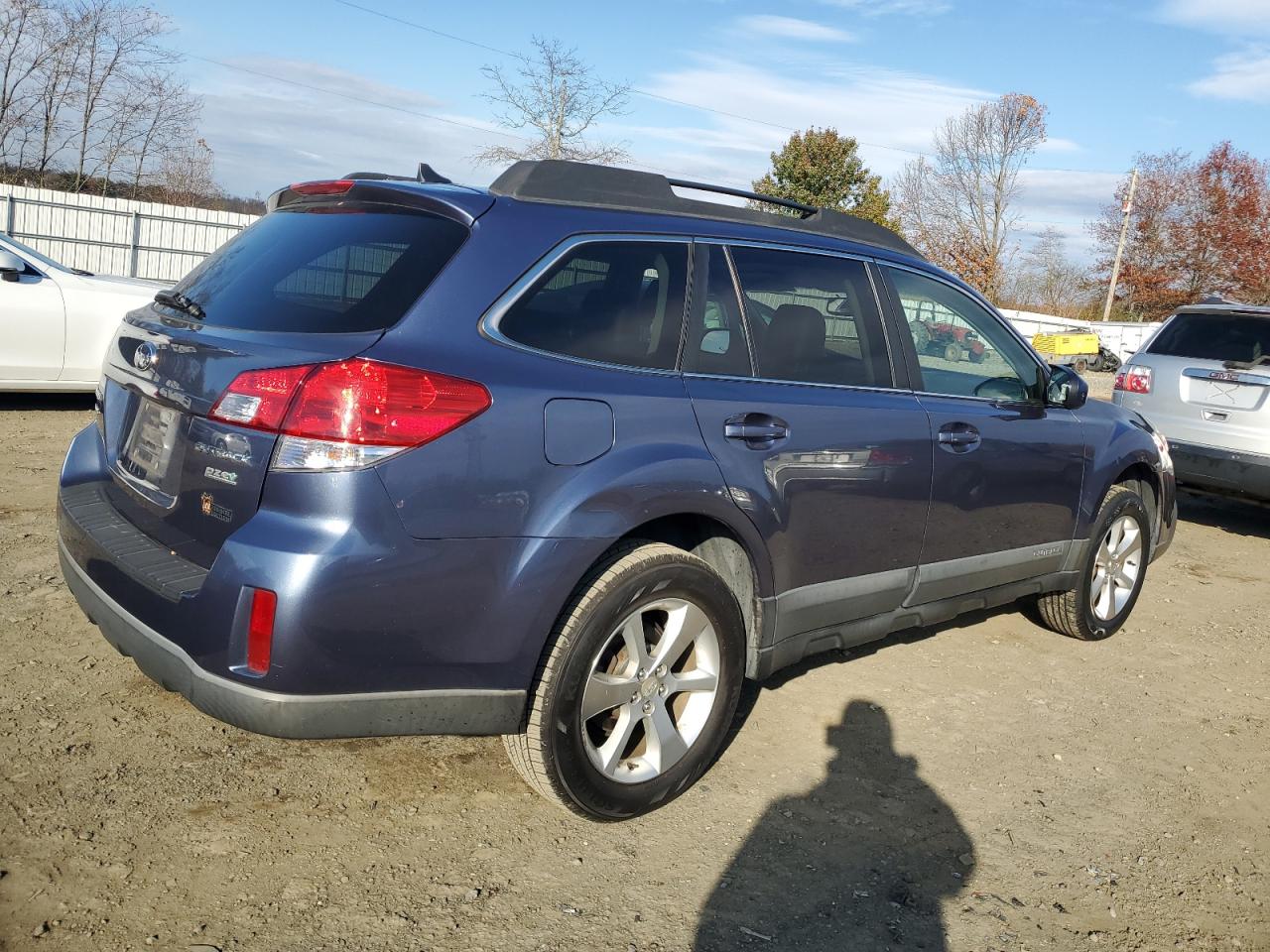 2014 Subaru Outback 2.5i Limited Blue vin: 4S4BRBLC5E3273453