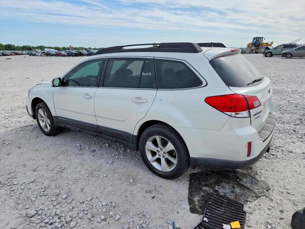 2014 Subaru Outback 2.5i Limited White vin: 4S4BRBLC5E3283495