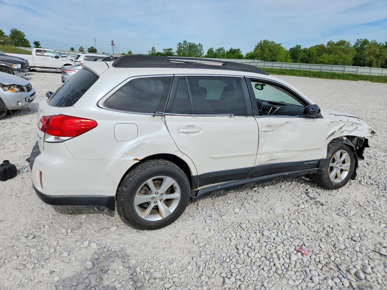 2014 Subaru Outback 2.5i Limited White vin: 4S4BRBLC5E3283495
