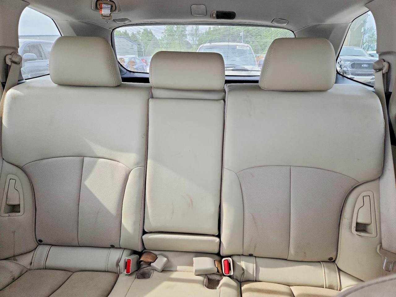 2014 Subaru Outback 2.5i Limited White vin: 4S4BRBLC5E3283495