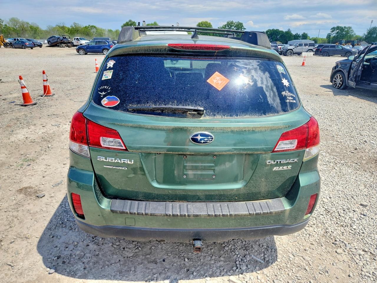 2014 Subaru Outback 2.5i Limited Green vin: 4S4BRBLC6E3203640