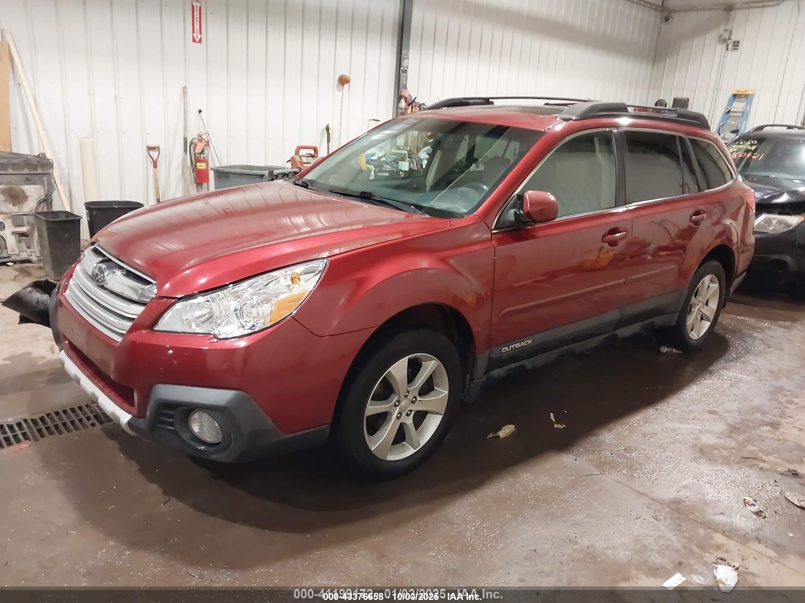 2014 Subaru Outback 2.5i Limited Red vin: 4S4BRBLC6E3244172