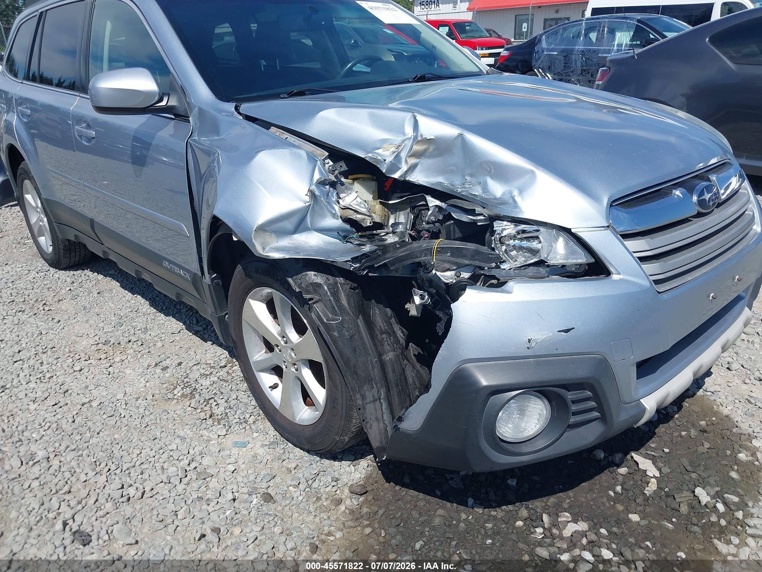 2014 Subaru Outback 2.5i Limited Silver vin: 4S4BRBLC6E3255849