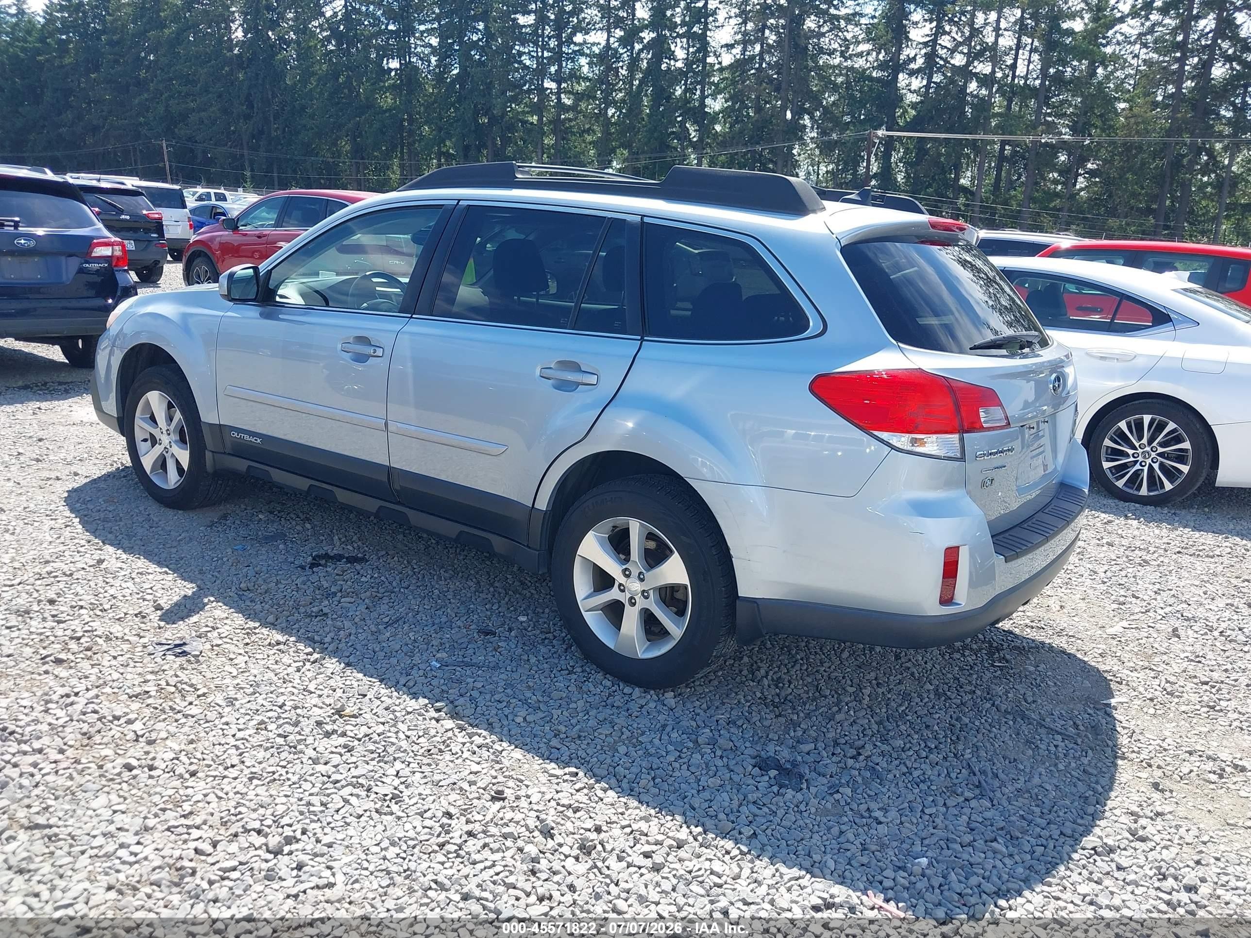 2014 Subaru Outback 2.5i Limited Silver vin: 4S4BRBLC6E3255849