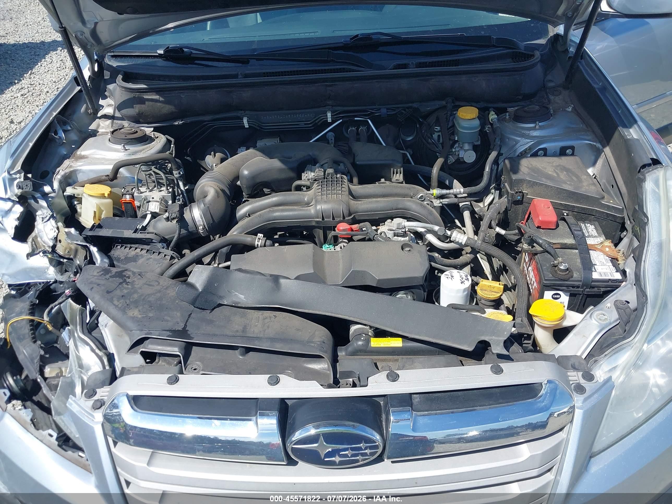2014 Subaru Outback 2.5i Limited Silver vin: 4S4BRBLC6E3255849