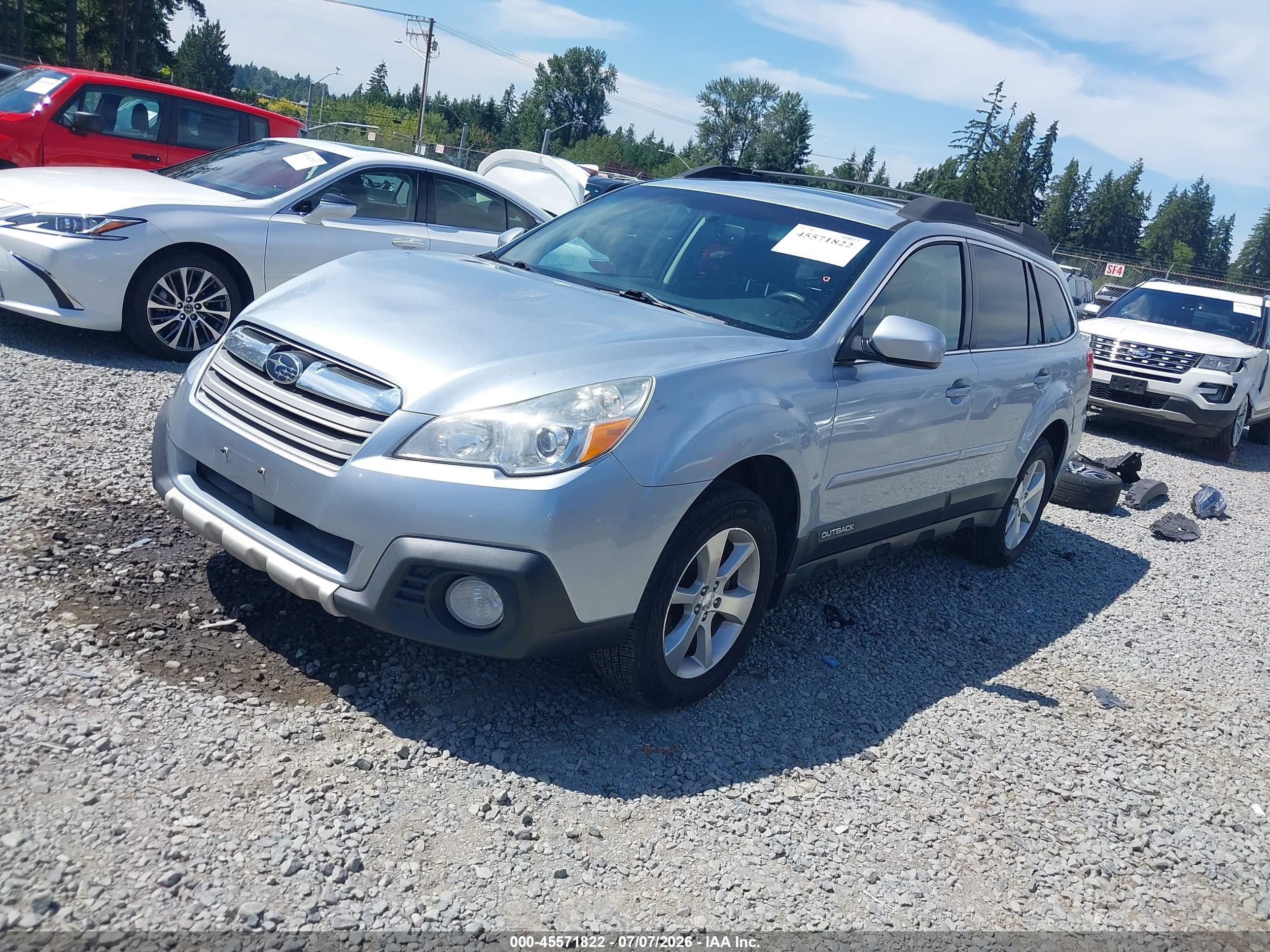 2014 Subaru Outback 2.5i Limited Silver vin: 4S4BRBLC6E3255849