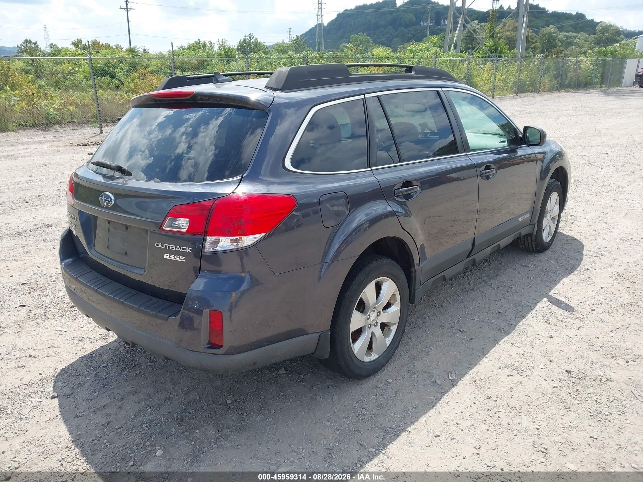 2011 Subaru Outback 2.5i Limited Gray vin: 4S4BRBLC7B3340467