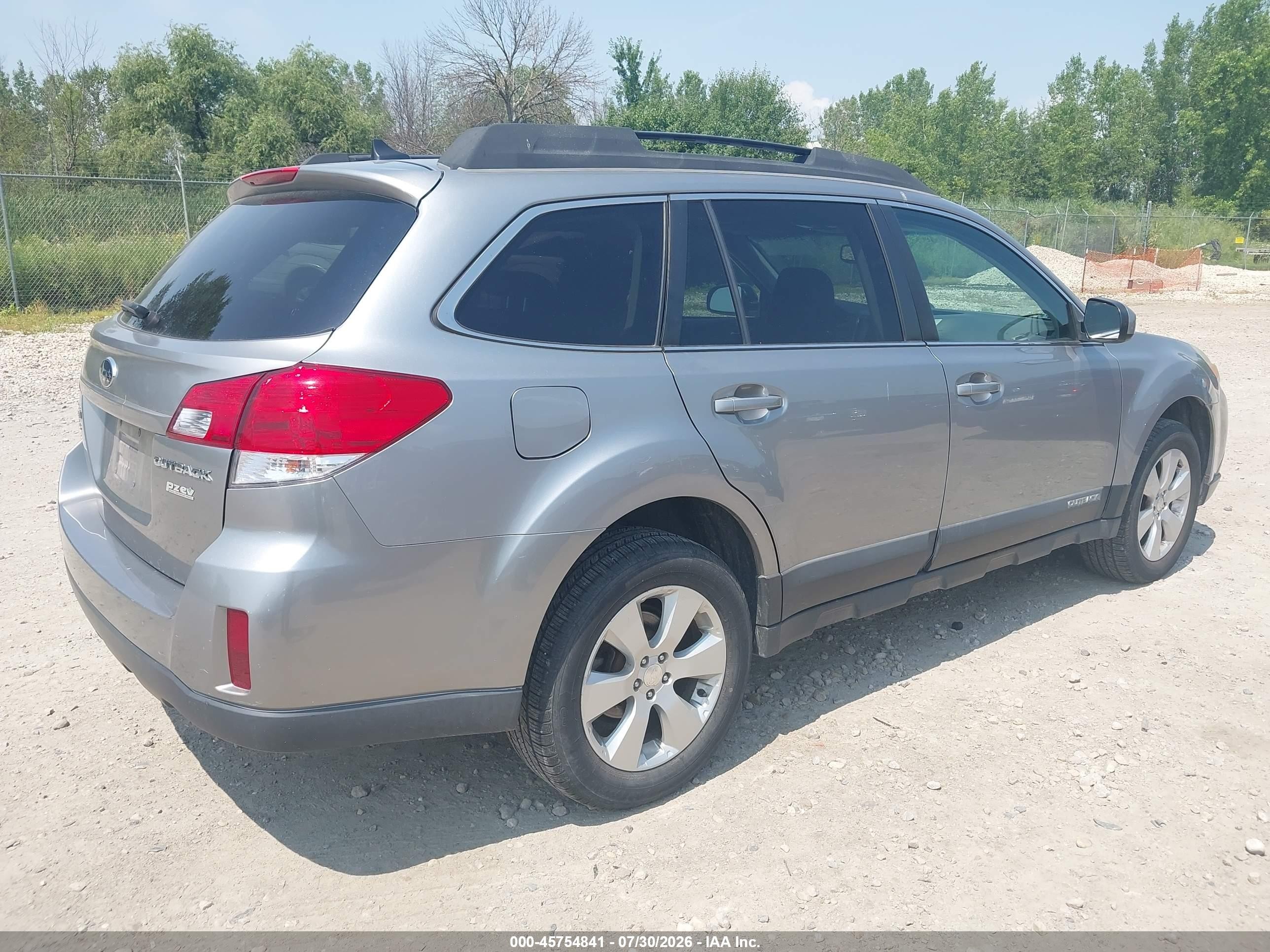 2011 Subaru Outback 2.5i Limited Silver vin: 4S4BRBLC7B3402210
