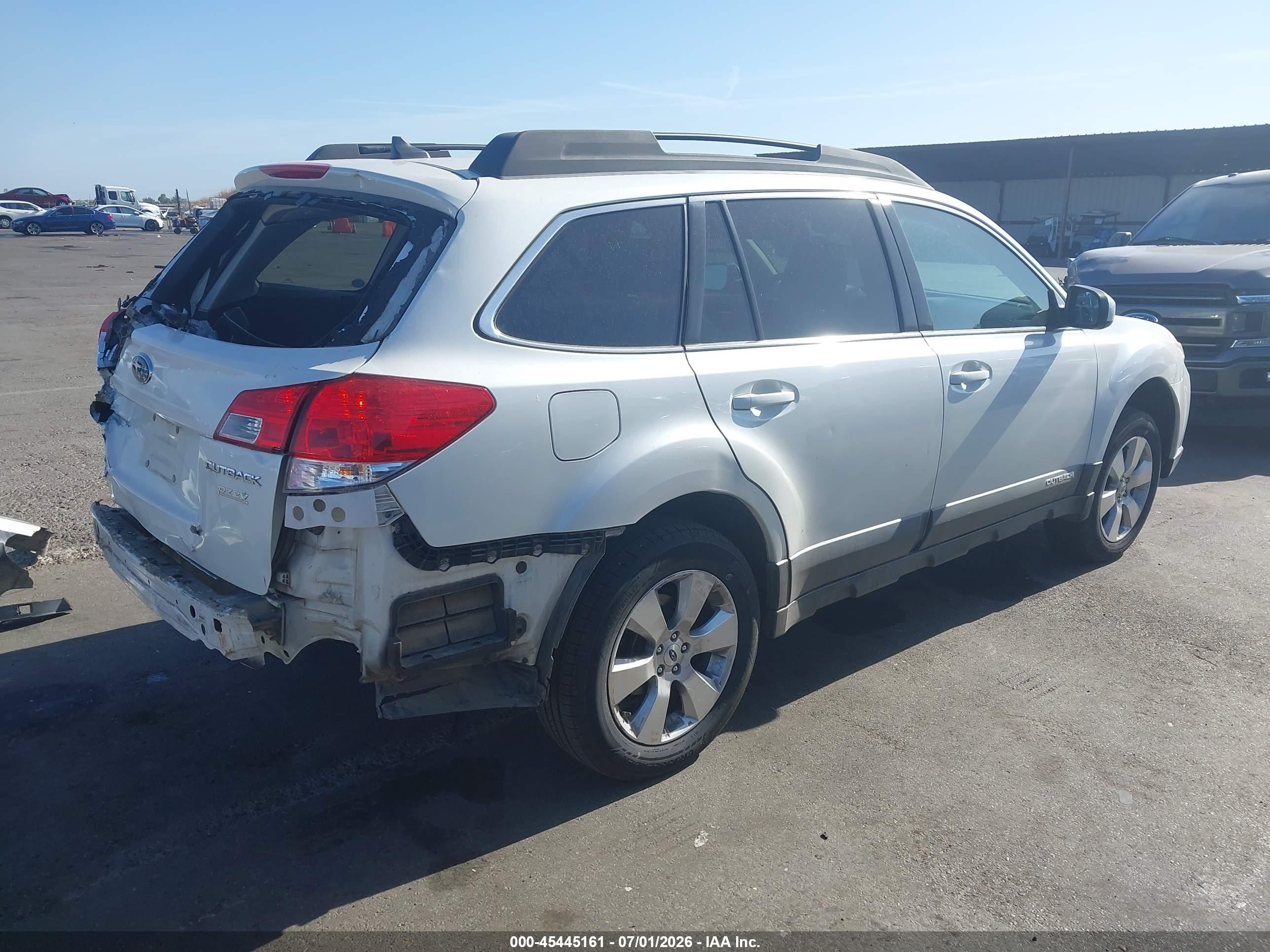 2012 Subaru Outback 2.5i Limited White vin: 4S4BRBLC7C3242007