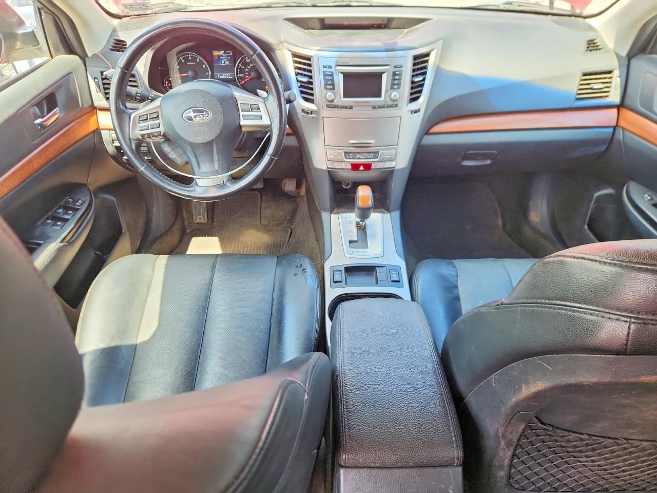 2014 Subaru Outback 2.5i Limited Red vin: 4S4BRBLC7E3203517
