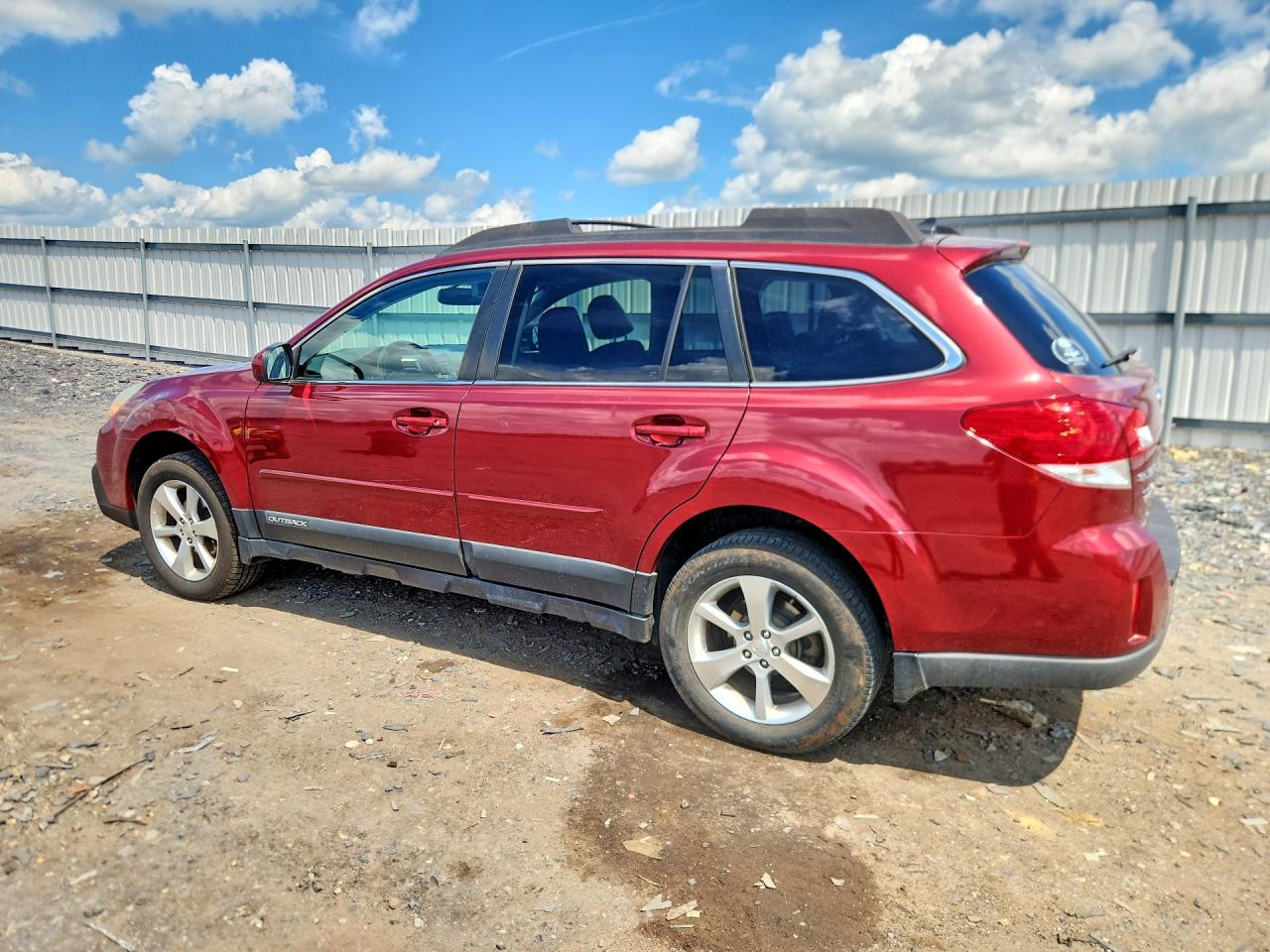 2014 Subaru Outback 2.5i Limited Red vin: 4S4BRBLC7E3203517