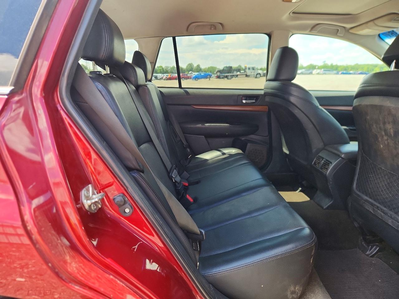 2014 Subaru Outback 2.5i Limited Red vin: 4S4BRBLC7E3203517