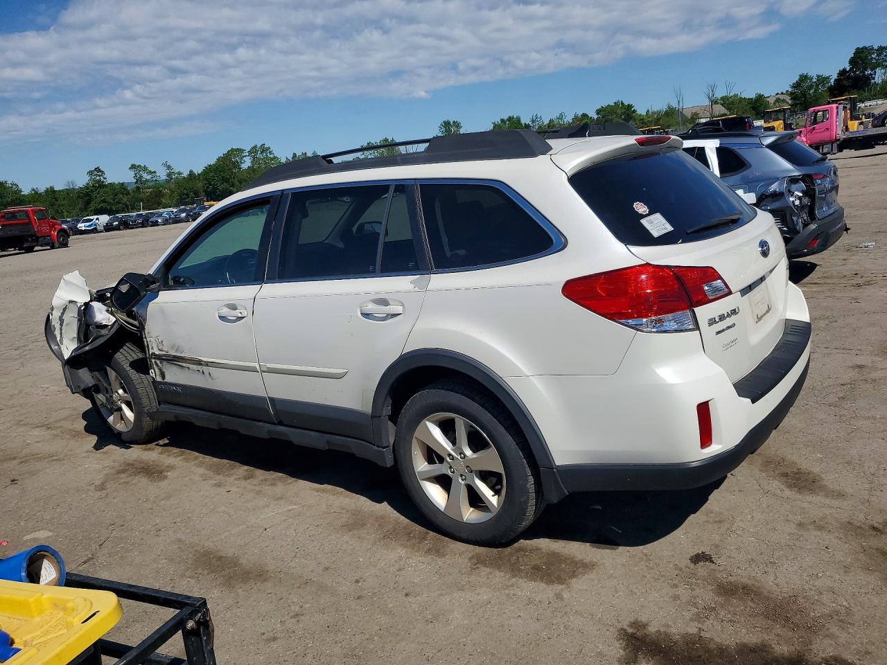 2014 Subaru Outback 2.5i Limited White vin: 4S4BRBLC7E3244780